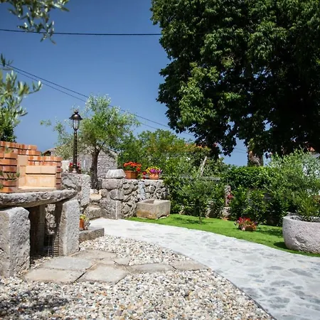 Bogovski Dvori Willa *