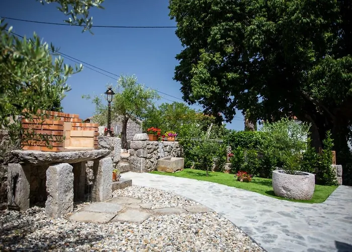 Bogovski Dvori Villa *