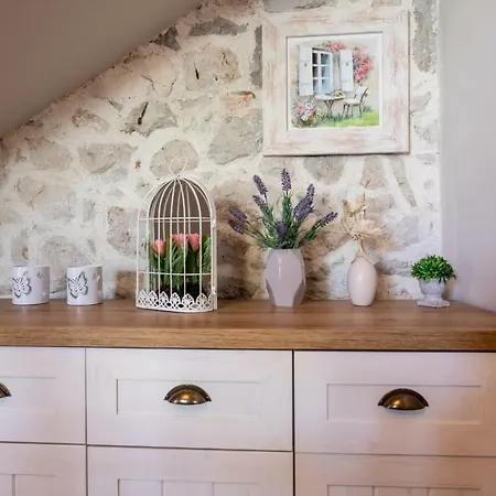 Bogovski Dvori Malinska