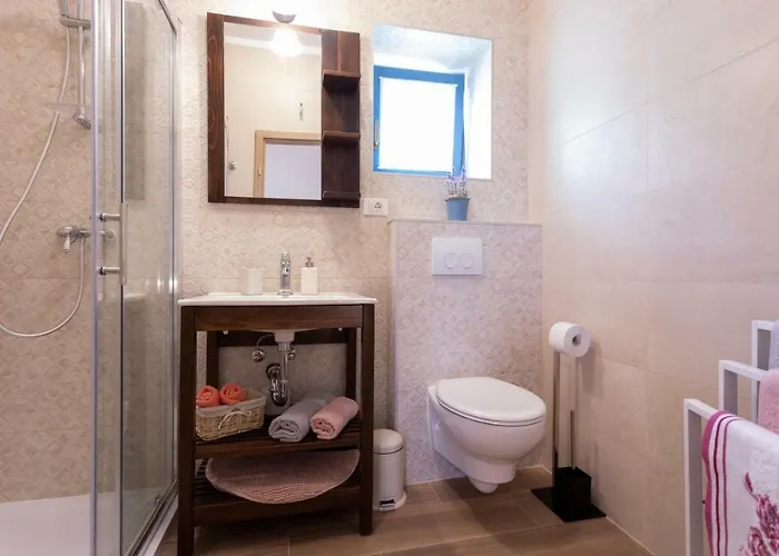 Bogovski Dvori Vila *