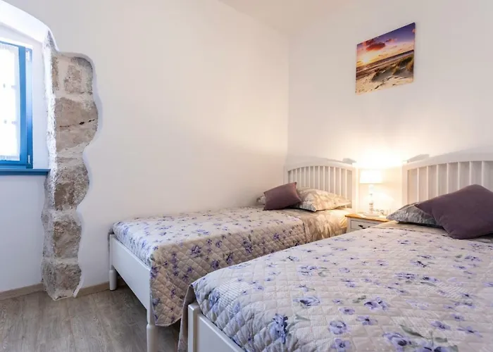 Bogovski Dvori * Malinska